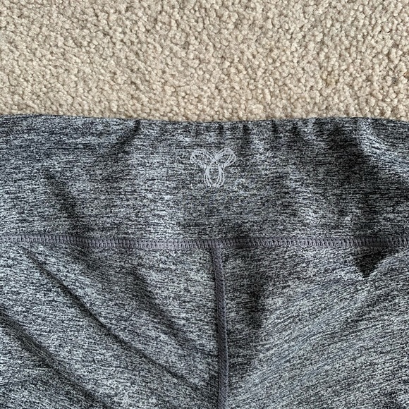 TNA Grey Leggings - Picture 3 of 4